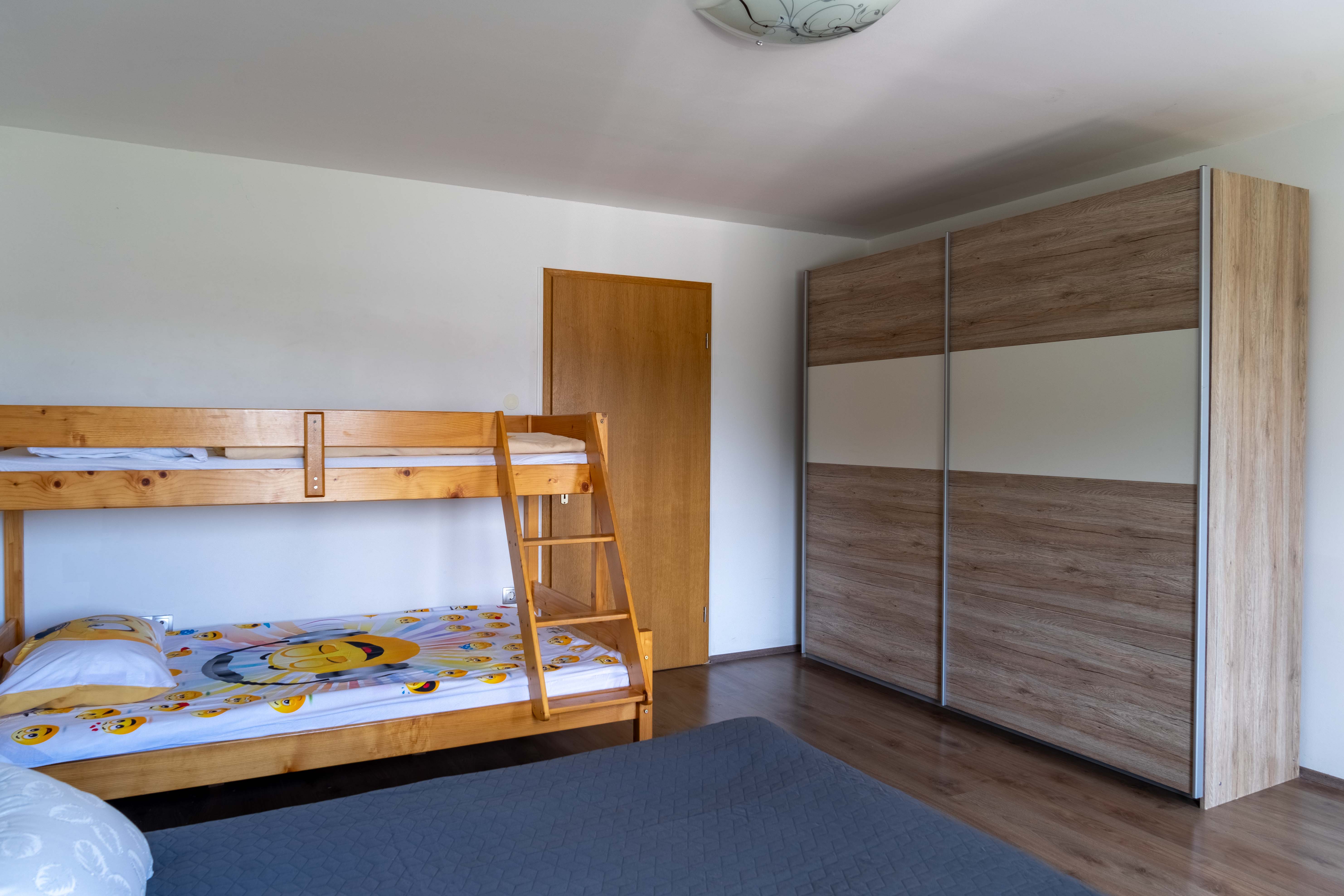 Apartma Family - Image 10
